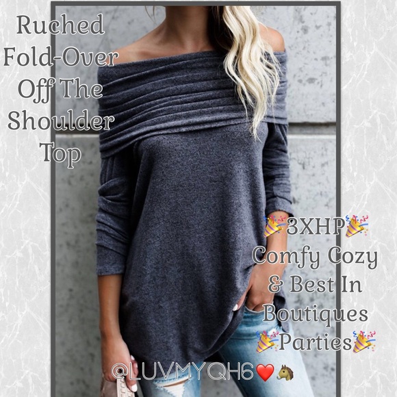 Boutique Tops - Ruched Fold Top🎉3X HP 11/3🎉